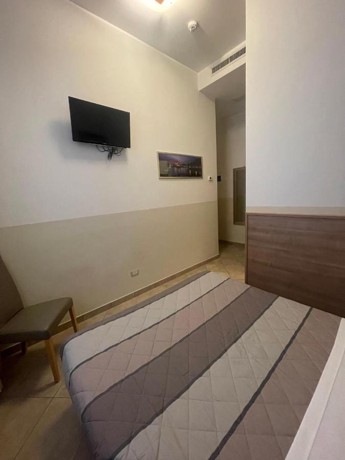 Hotel Montecarlo Milan Bagian luar foto