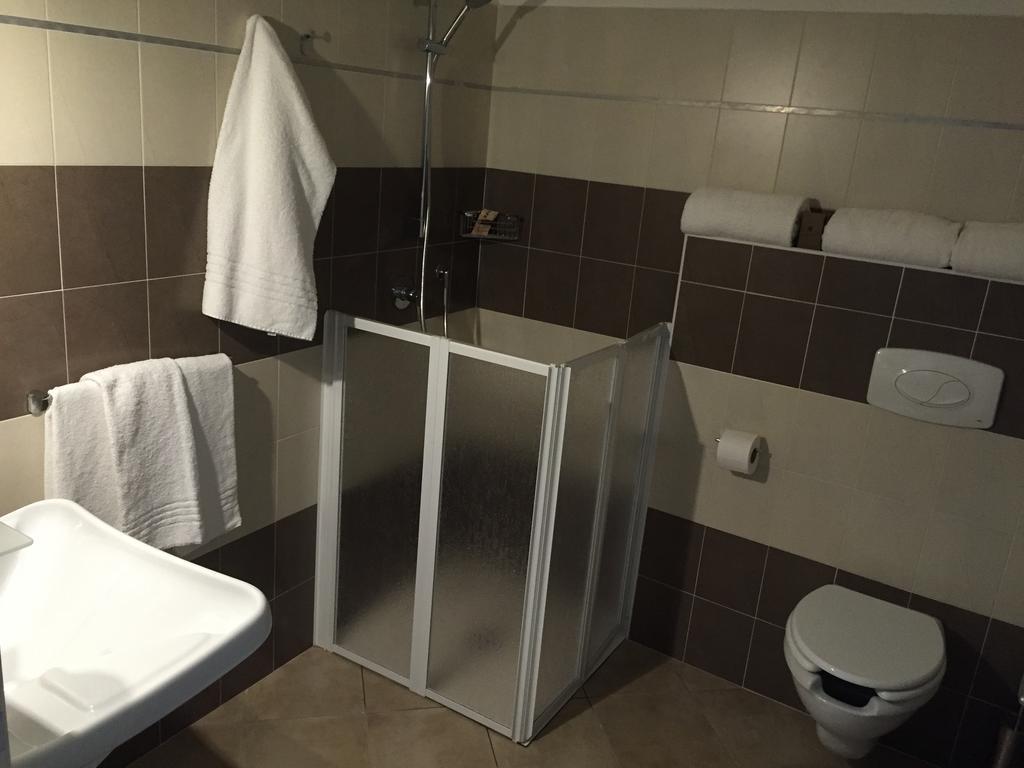 Hotel Montecarlo Milan Ruang foto