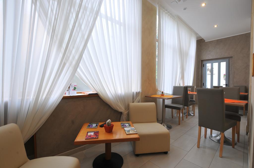 Hotel Montecarlo Milan Bagian luar foto