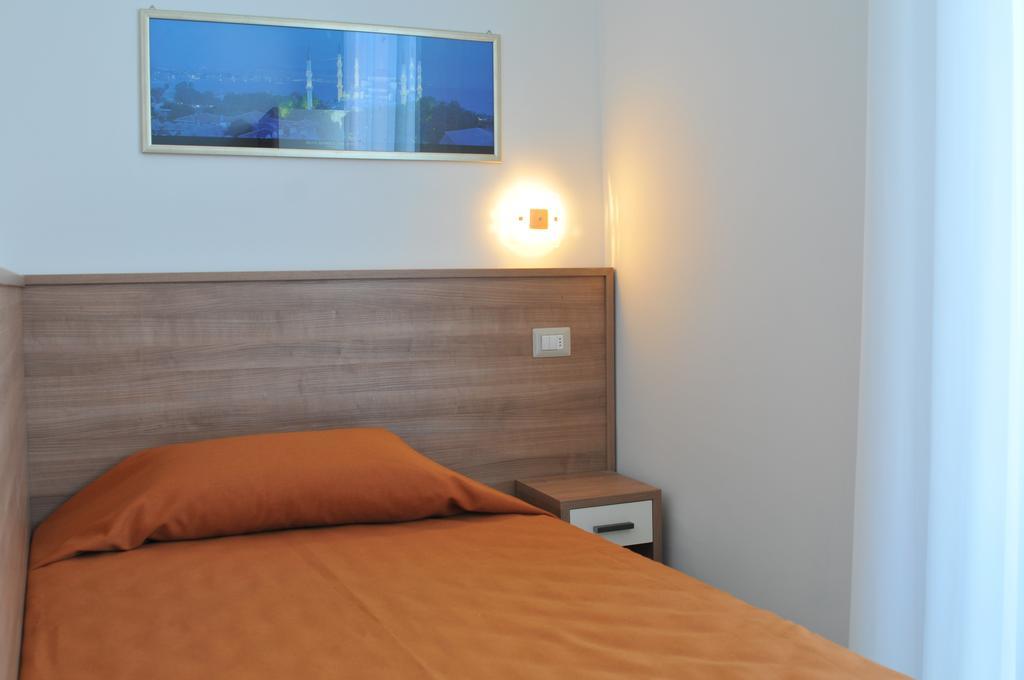 Hotel Montecarlo Milan Ruang foto