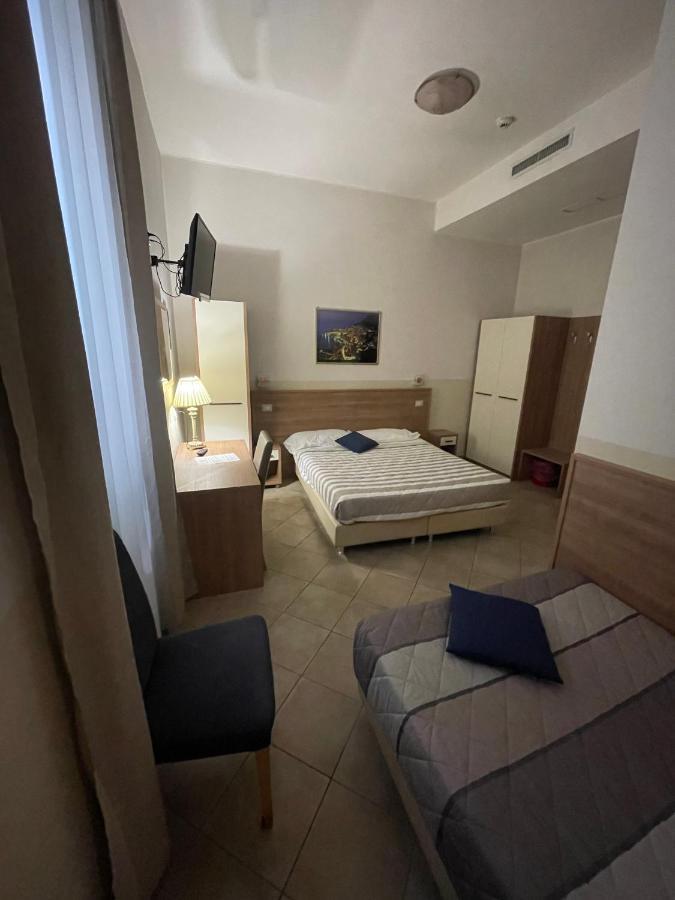 Hotel Montecarlo Milan Bagian luar foto