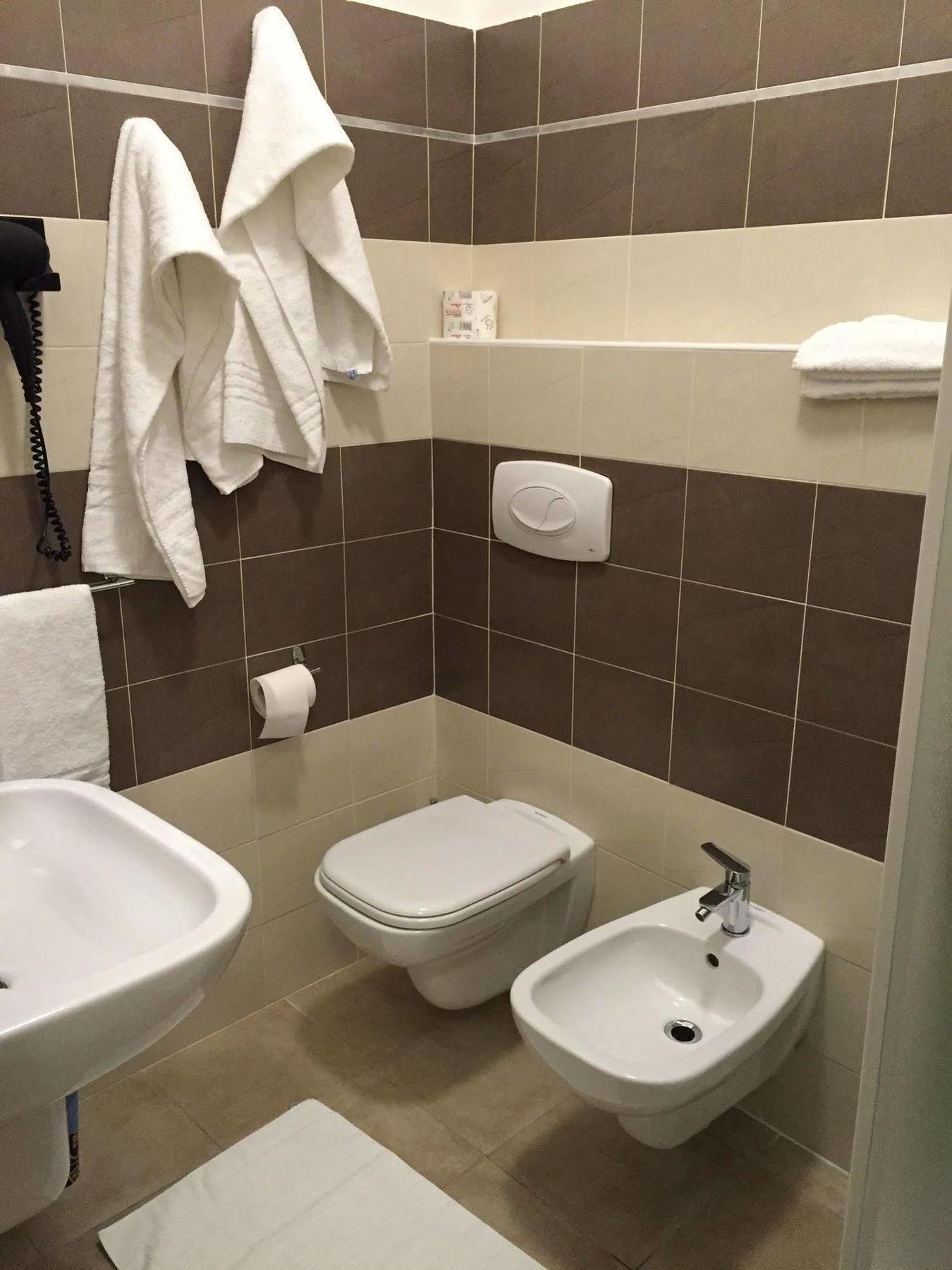 Hotel Montecarlo Milan Bagian luar foto