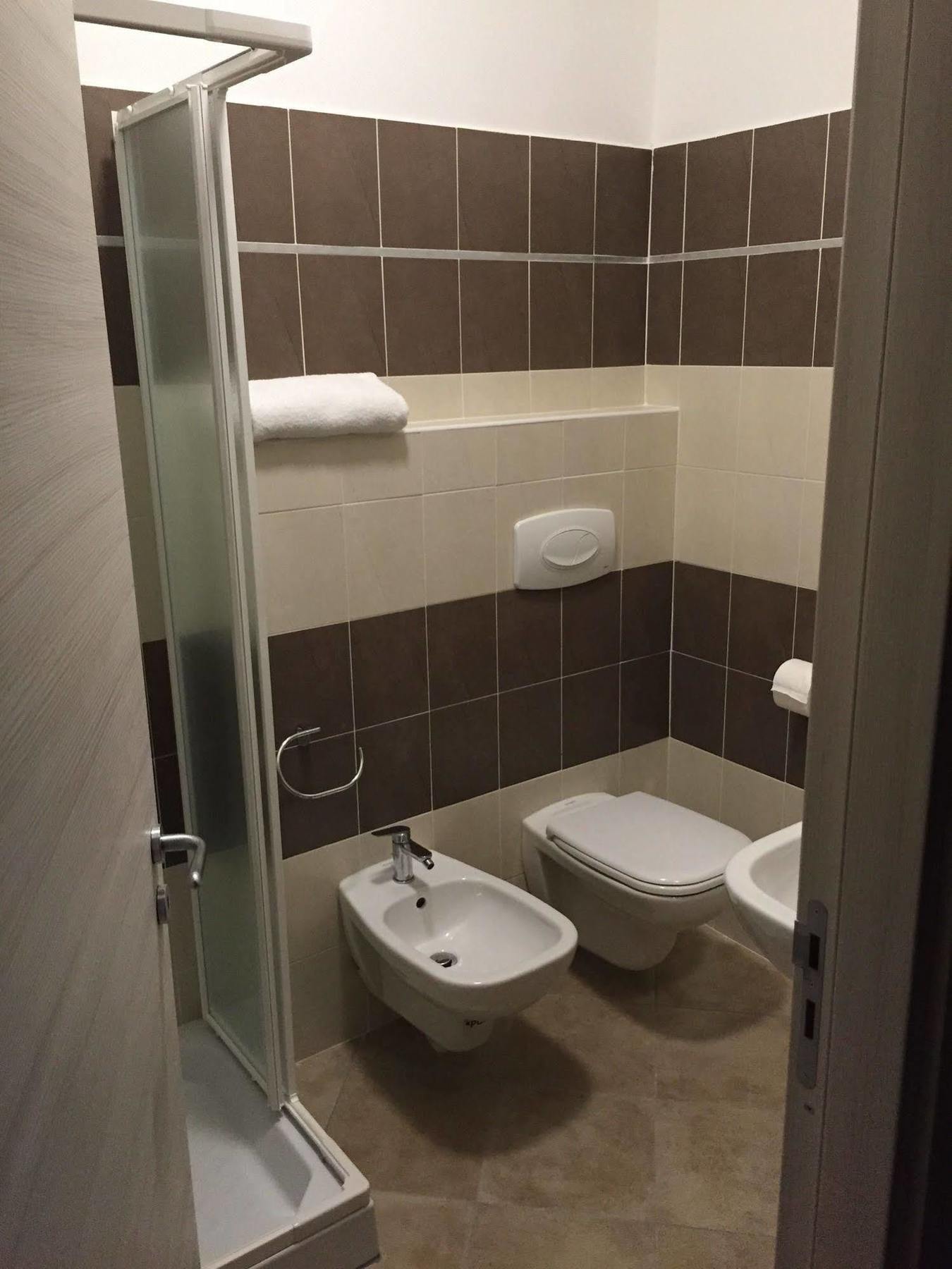 Hotel Montecarlo Milan Bagian luar foto