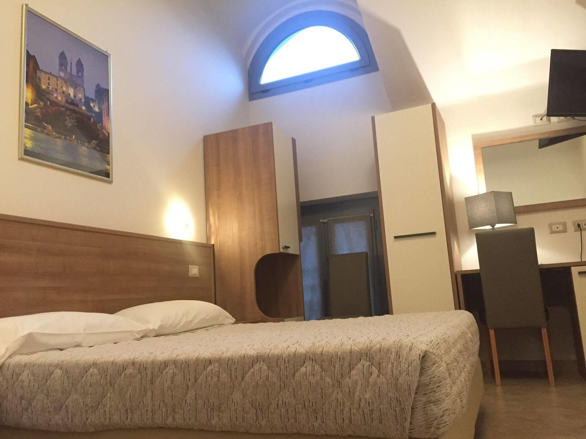 Hotel Montecarlo Milan Bagian luar foto