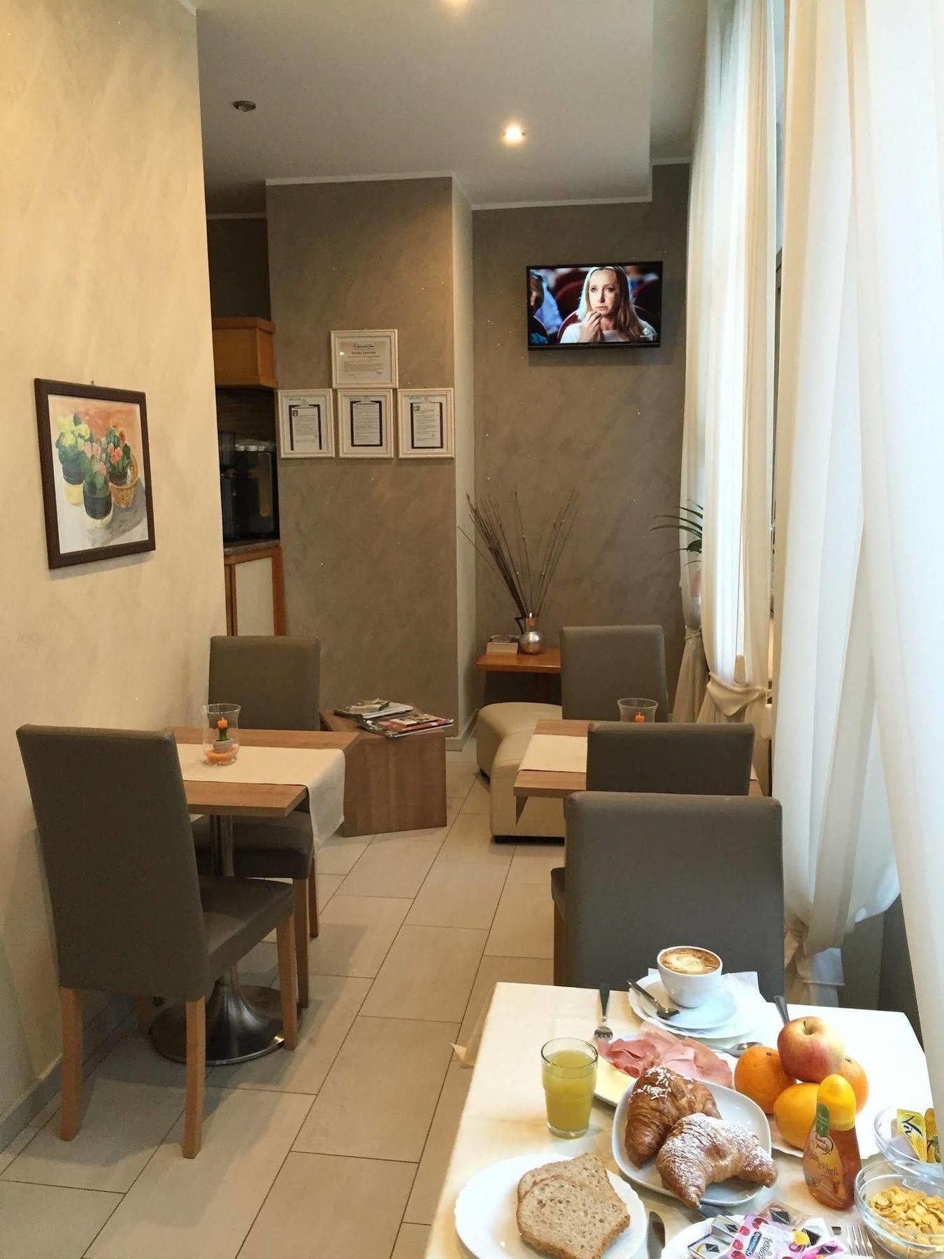 Hotel Montecarlo Milan Bagian luar foto